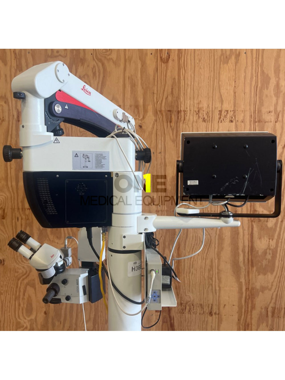Used-Leica-M820-F19-Surgical-Microscope